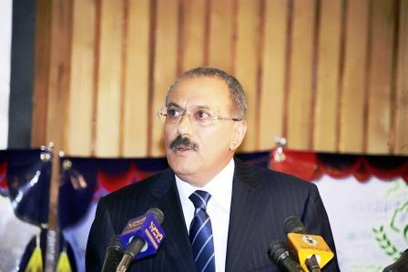 رئيس الجمهورية يلقي كلمته في الحفل الذي اقامه اتحاد نساء اليمن أمس